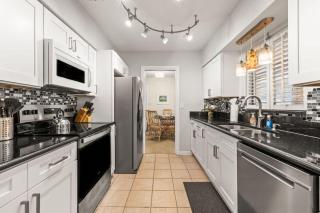 Sunset Beach House - Clearwater Beach - 4