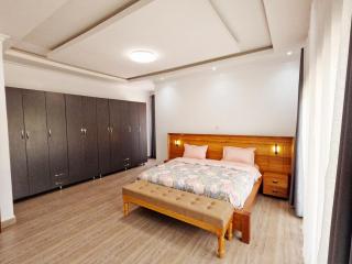 Modern home 3 Rooms, 3 Bathrooms hot water and Kitchen - 6