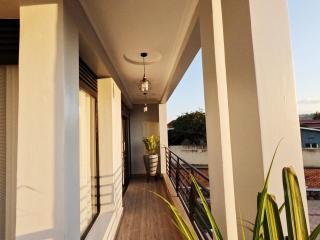 Modern home 3 Rooms, 3 Bathrooms hot water and Kitchen - 2