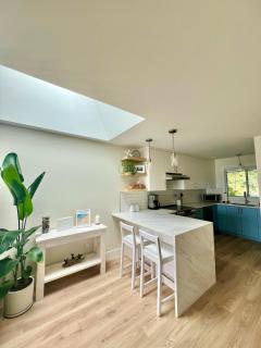 High Tide Suite - New Bright Oceanfront Escape with Spa-like Bath - 3