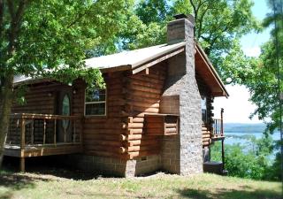 Cozy Couples Cabin on an Amazing Resort near Eureka Springs, Arkansas - 3