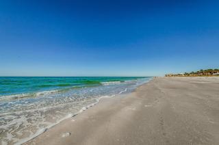 Beachfront Aldea 6 - 3
