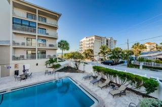 Hidden Beach Retreat - Clearwater Beach - 3