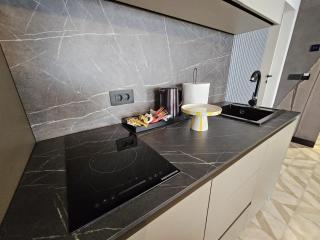 Superior Jacuzzi Apartment Sea Side Terrace - 7