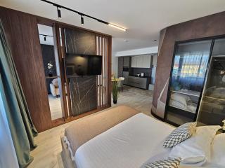 Superior Jacuzzi Apartment Sea Side Terrace - 3