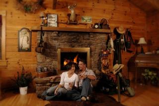 Beautiful Cabin with Jetted Tub for a Peaceful Escape near Eureka Springs, Arkansas - 5