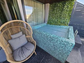 Superior Jacuzzi Apartment Sea Side Terrace - 6
