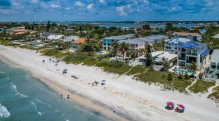 Beachside Luxury Home - 7