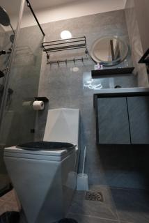 Devine Homes & Rentals - 4