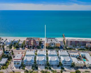 Tropical Treasure Beach Villa - St Pete Beach - 9