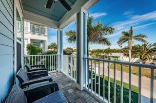 Tropical Treasure Beach Villa - St Pete Beach - 3