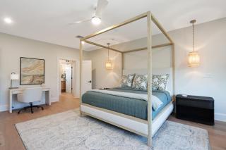 Beautifully Renovated Vacation Home on West Gulf Drive - Coastal Calm - 8