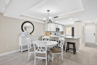 Island Condo Nestled in the Heart of Sanibel - Lighthouse Point 130 - 8