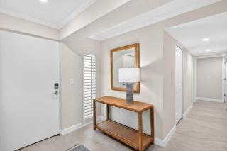 Island Condo Nestled in the Heart of Sanibel - Lighthouse Point 130 - 3