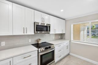 Island Condo Nestled in the Heart of Sanibel - Lighthouse Point 130 - 1