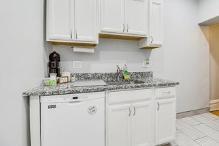 Walkable Lawrenceville Townhome w/ Patio! - 5