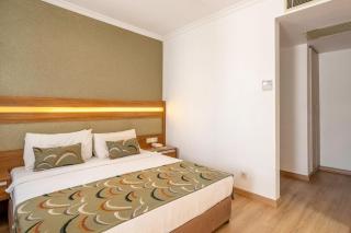La Brisa Hotel - 1