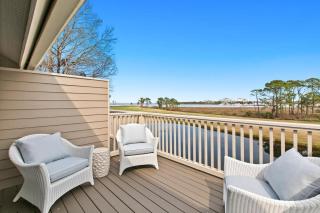 Harbour Point 810 - 3