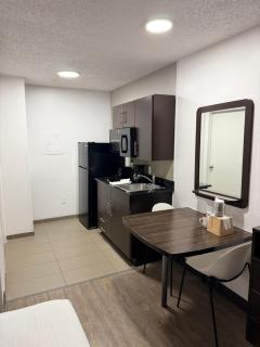 Everstay Inn & Suites - 4