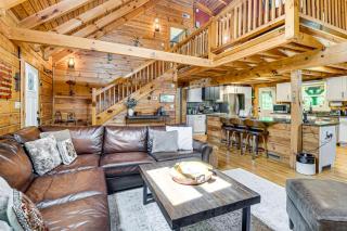 Hot Tub & Patio: Bedford Log Cabin on 10 Acres! - 4