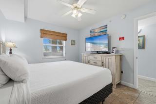 Pelican Isle 205 - 4