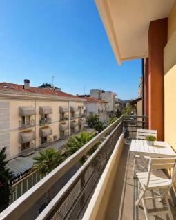 Cattolica Mare - Appartamento con Terrazzo e Posto Auto - 6