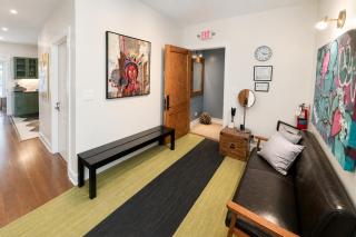 House 5863- Chicago's Premier Bed and Breakfast - 3