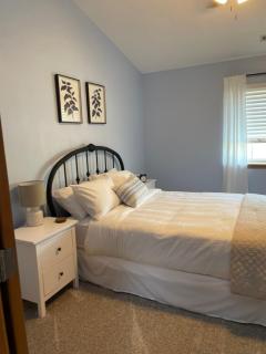 Stunning Executive Townhome in Private HOA - 0