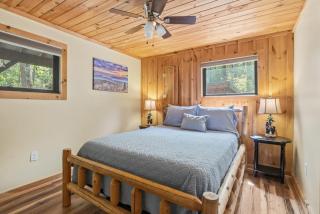 Sitting Bear Cottage with Hot Tub - 5