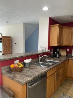 Stunning Executive Townhome in Private HOA - 6