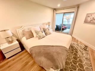 High Tide Suite - New Bright Oceanfront Escape with Spa-like Bath - 6