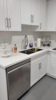 Lakeside private 1 bedroom luxury apt - 4