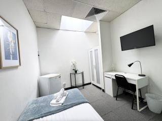 King St - Affordable Central City Room - 7