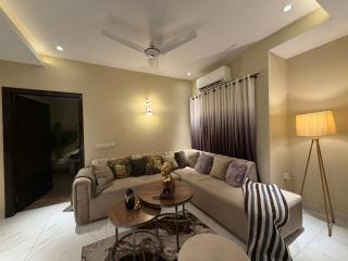 Noor Luxury Residence Gulberg - 8