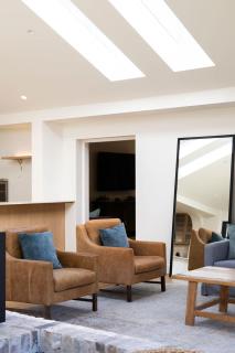 Snowline - Ultimate Getaway, Pool, Sleeps 16 - 2