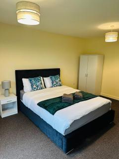Luxury 2BR Apartment Prime Central Location - 2