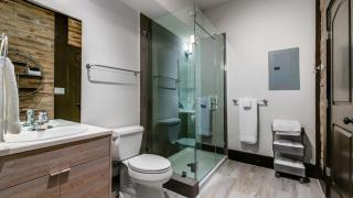 20% Off May LBJ Ste 1 Block To Downtown - 1