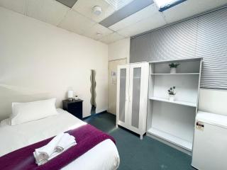 King St - Affordable Central City Room - 9