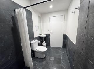 King St - Affordable Central City Room - 4