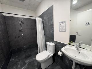 King St - Affordable Central City Room - 3