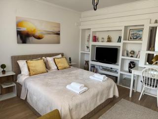 Local Apartment in prishtina square - 8