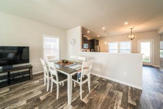 Home w/Year Round Pool & Hot Tub, Clubhouse & Marina - 2