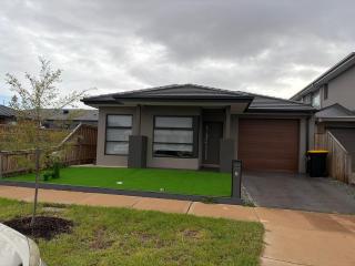 Rockbank Private Accomodation - 1