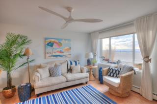 Lakefront Luxury Condo w/Association Beach & Pool - 7