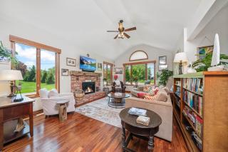 Coco’s Beach House: Quiet Setting w/ Hot Tub, Lovely Backyard - 7