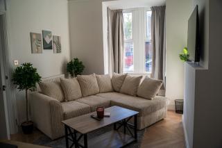 The Signature Stay- 3 bed home, Premium Living, Every Time - 6