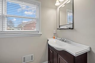 The Rhitreat, 2BR, 10 Min to Downtown & Airport - 8