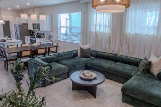 5BR Home with Private Pool at Windsor Cay - 5