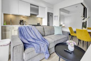 Trendy 1BR by Eaton Centre & Yonge-Dundas Square - 3