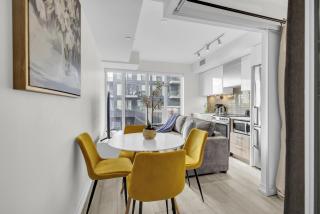 Trendy 1BR by Eaton Centre & Yonge-Dundas Square - 8